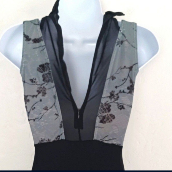SILVER AND BLACK MESH MEDIUM CHILD LEOTARD NYPT - Picture 2 of 2